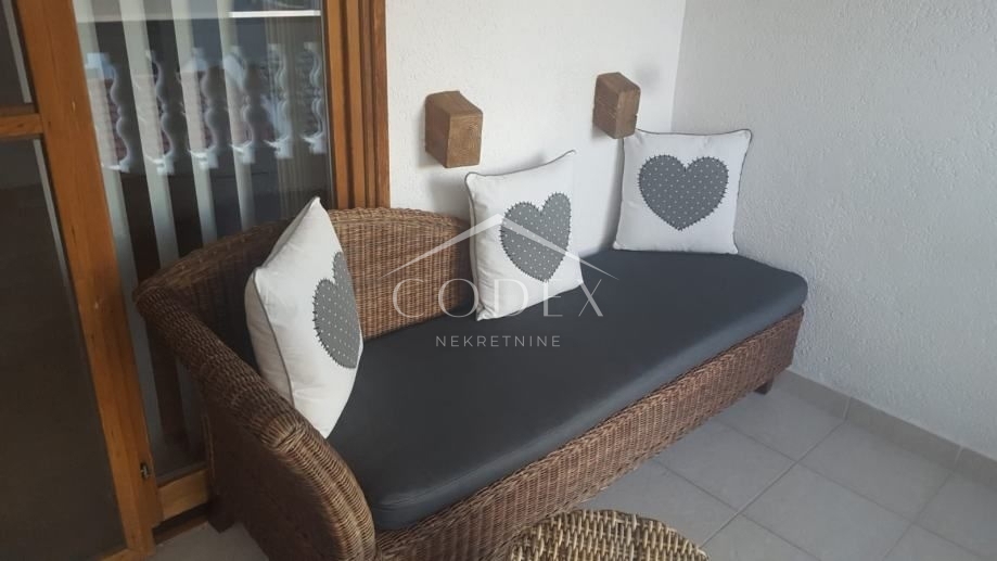 Malinska - prodamo dvoetažni apartma