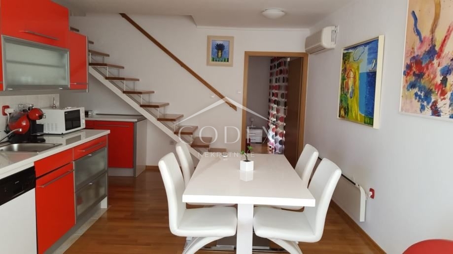Malinska - prodamo dvoetažni apartma