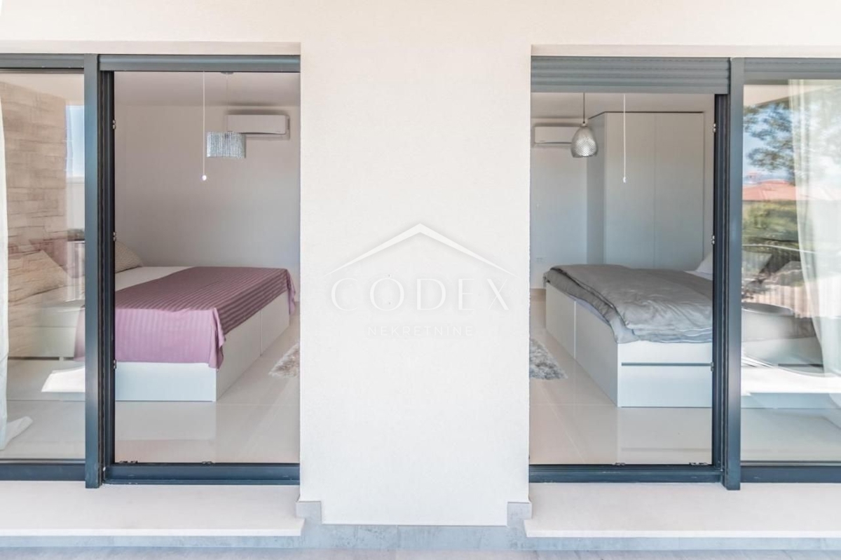 Pobri - prodaja penthousea z bazenom