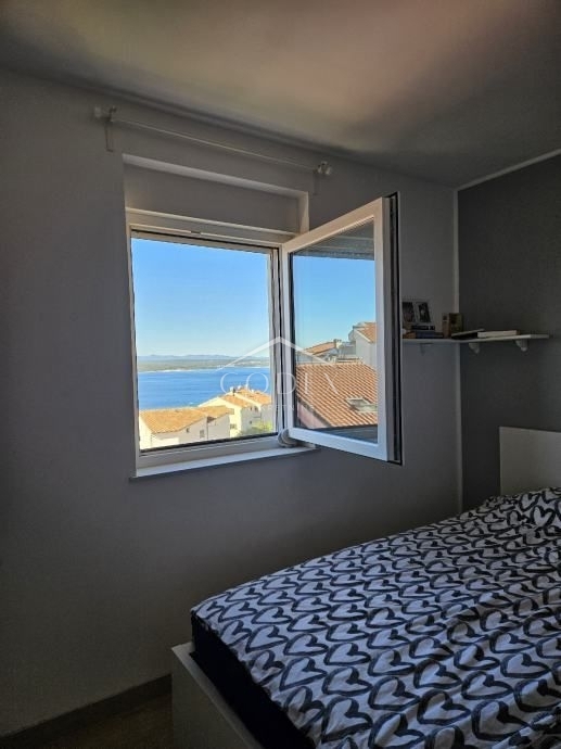 Crikvenica - prodaja apartma z garažo in pogledom na morje
