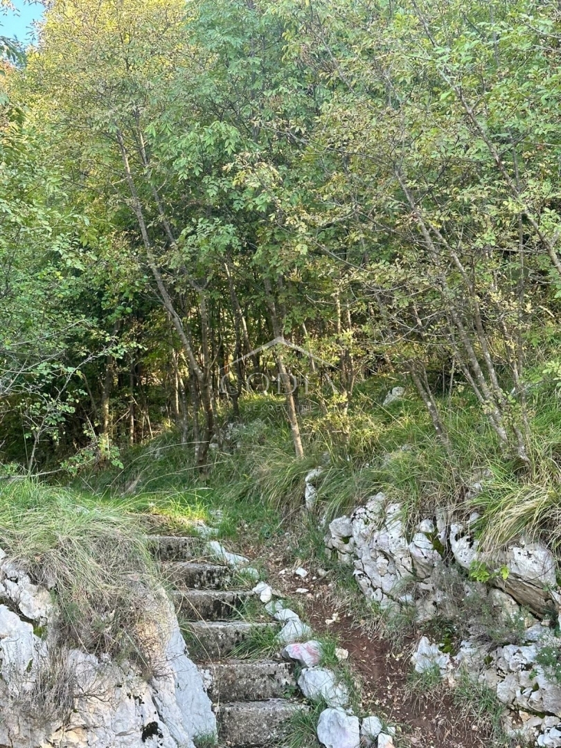 Svilno - prodaja gradbenega zemljišča