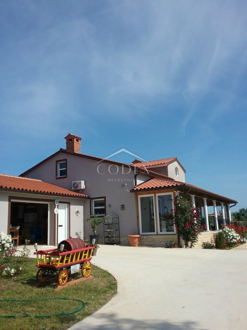 Marčana - prodaja novejše enodružinske hiše z velikim vrtom