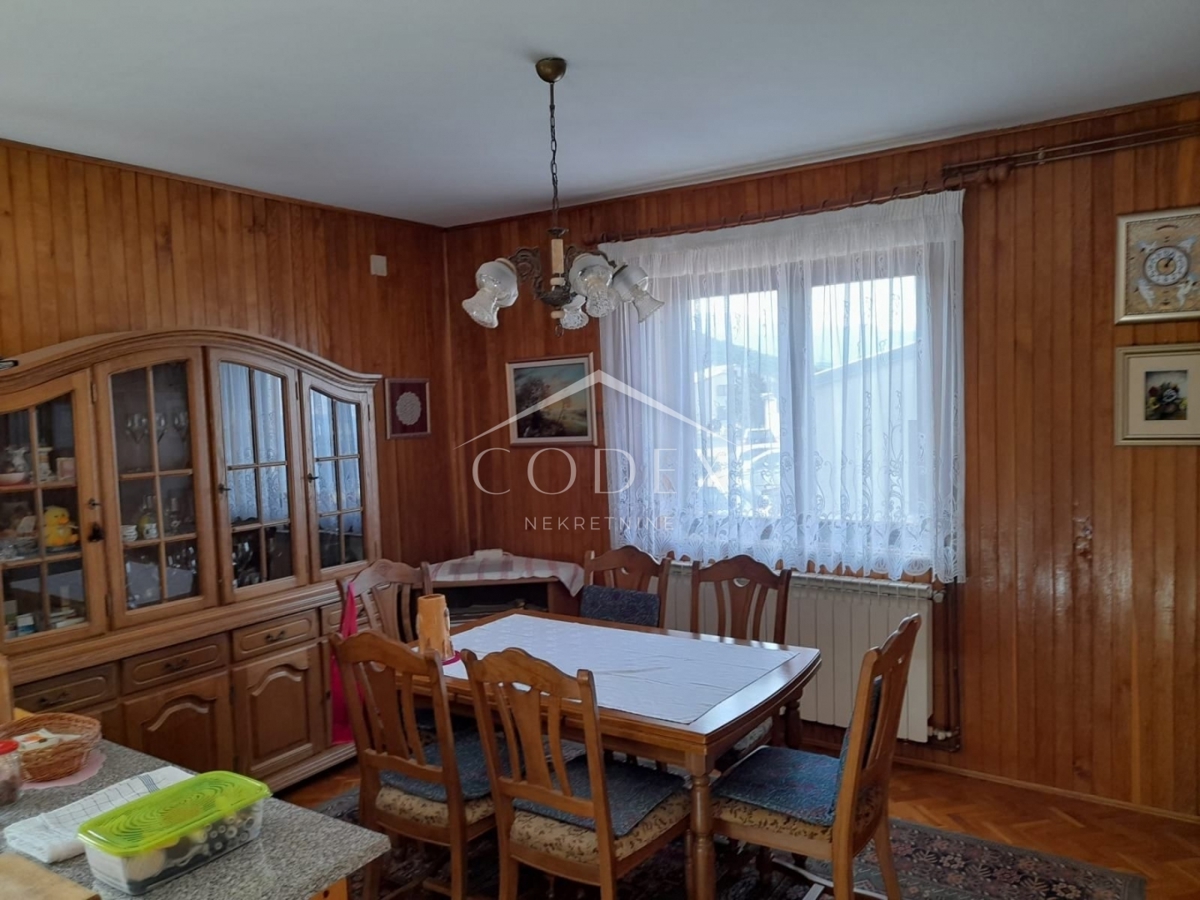 Senj - družinska hiša s pogledom na morje