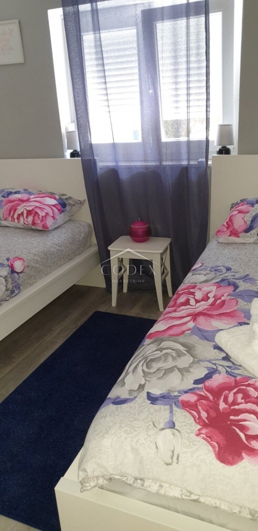 Krk, Pinezići - vila z bazenom in savno