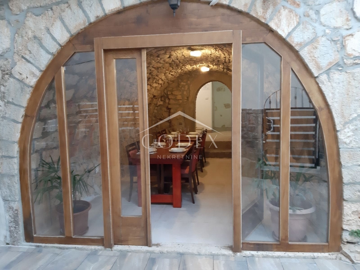 Krk, Pinezići - vila z bazenom in savno