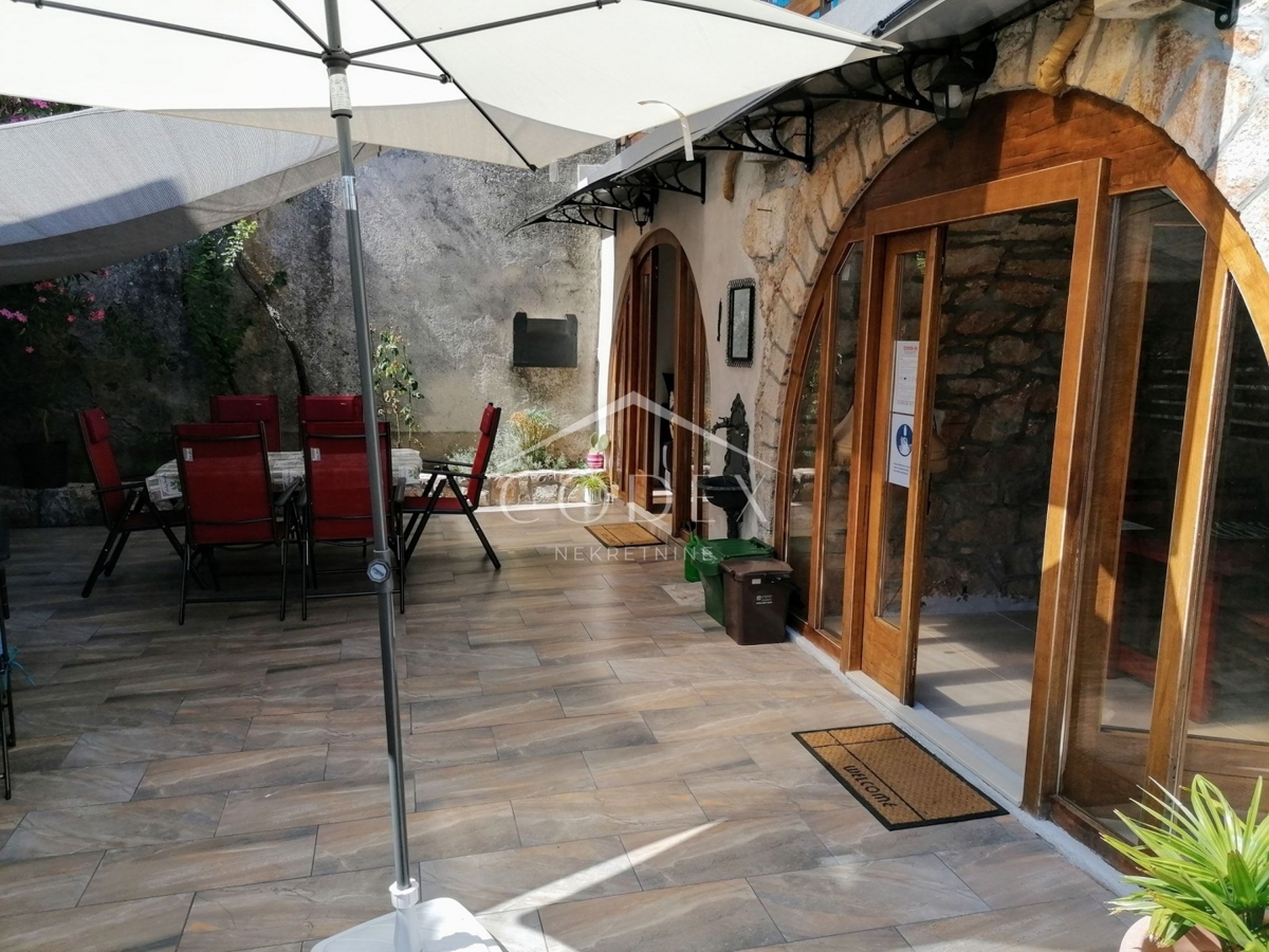 Krk, Pinezići - vila z bazenom in savno