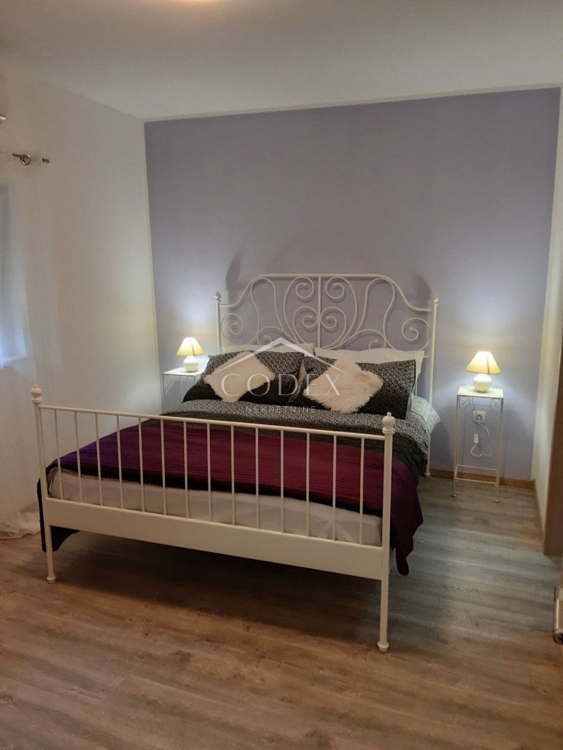 Krk, Pinezići - vila z bazenom in savno