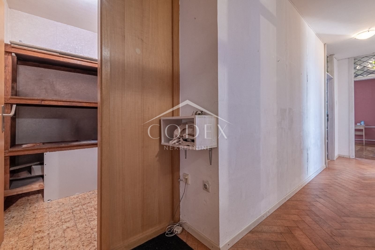 Turnić - prodaja dvosobnega apartmaja z balkonom in pogledom na morje