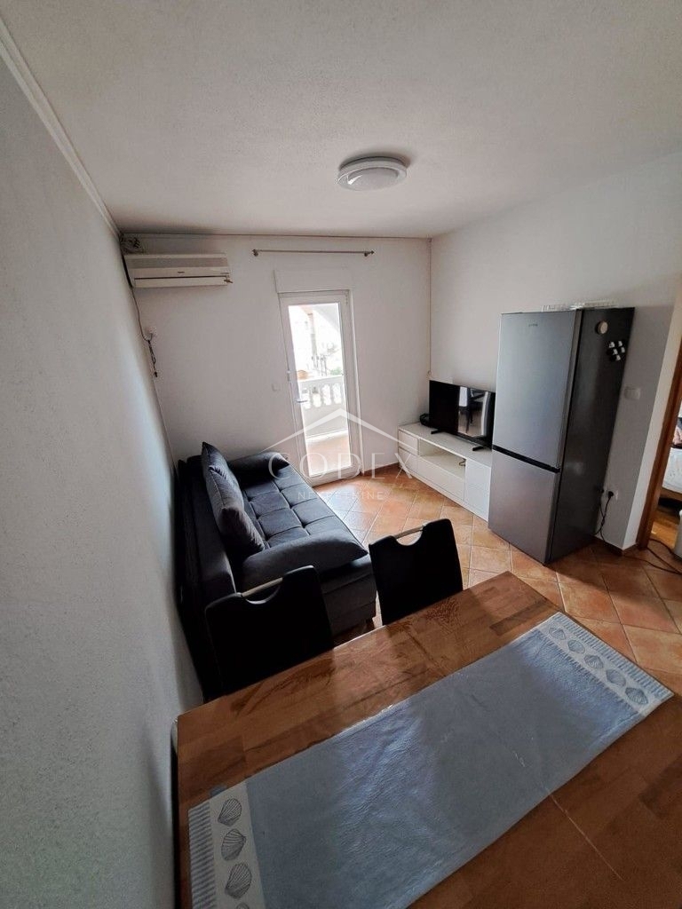 Barbat - prodaja novopremišljene dvosobne hiše