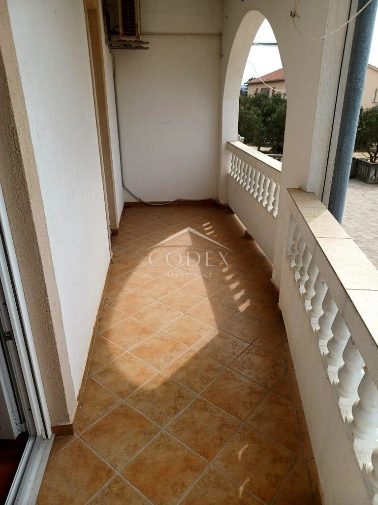 Barbat - prodaja novopremišljene dvosobne hiše