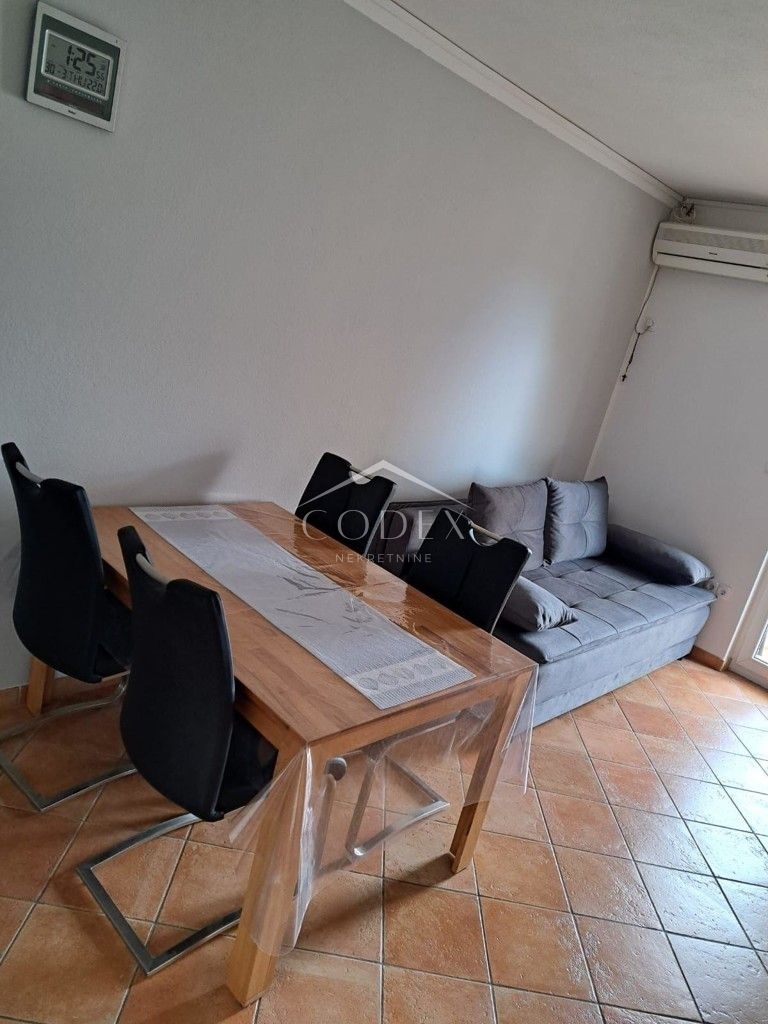 Barbat - prodaja novopremišljene dvosobne hiše