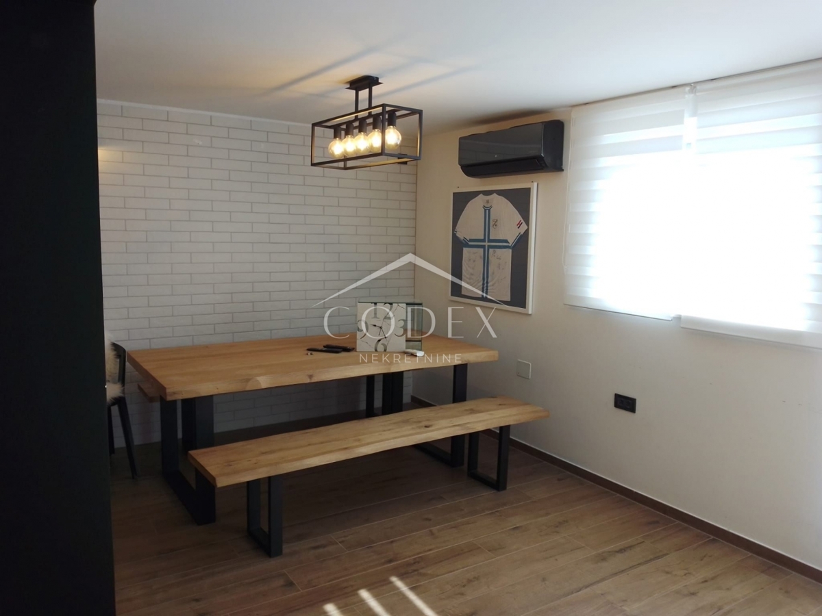 Karlovac - prodaja hiše s 3 stanovanji in čudovitim vrtom