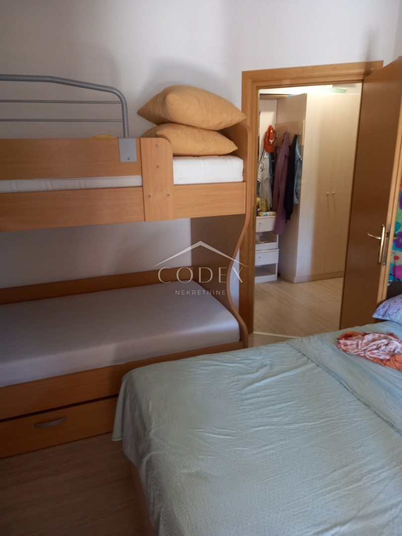 Banjole, Volme – enosobno stanovanje naprodaj s parkiriščem