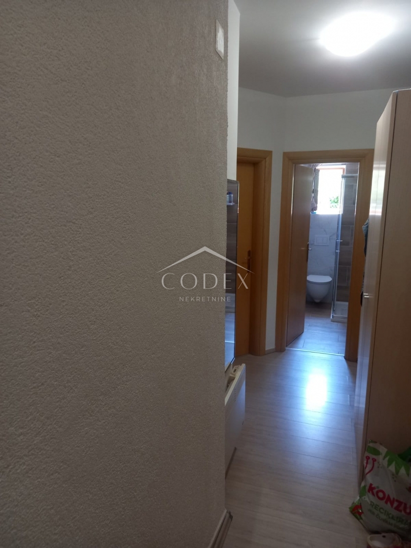 Banjole, Volme – enosobno stanovanje naprodaj s parkiriščem