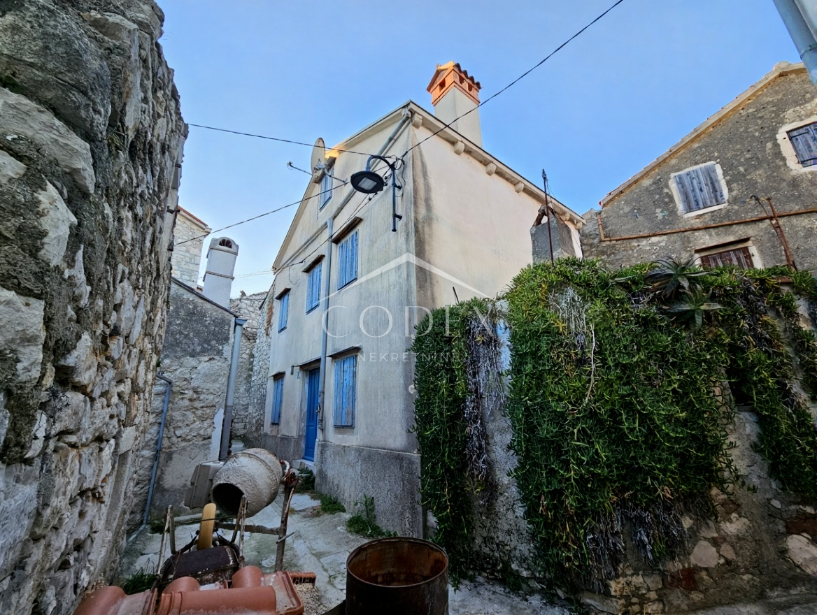 Susak - prodaja hiše v Gornjem Selu