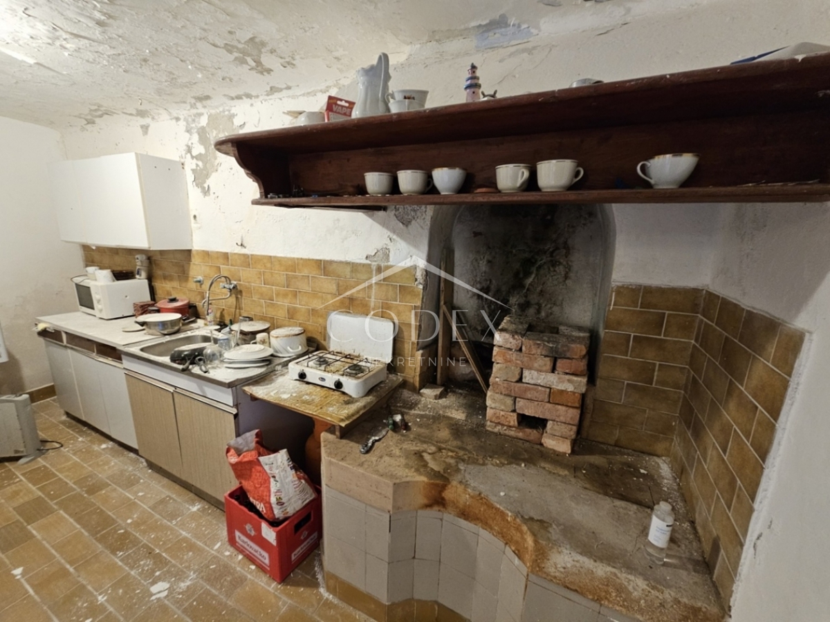 Susak - prodaja hiše v Gornjem Selu