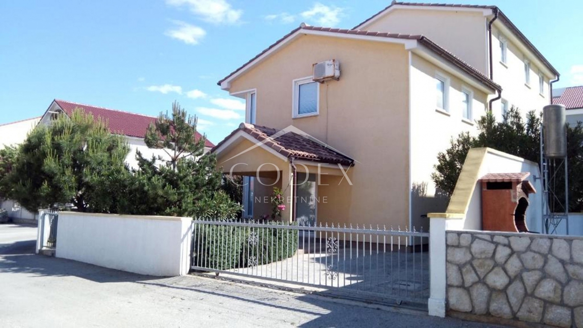 Novalja - Hiša z dvema apartmajema