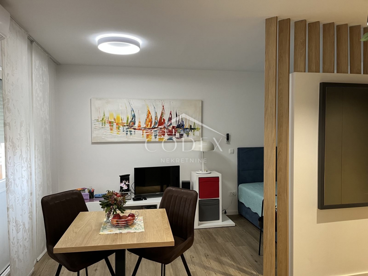 Crikvenica – prodaja 2 modernih apartmajev, 100 m od morja!