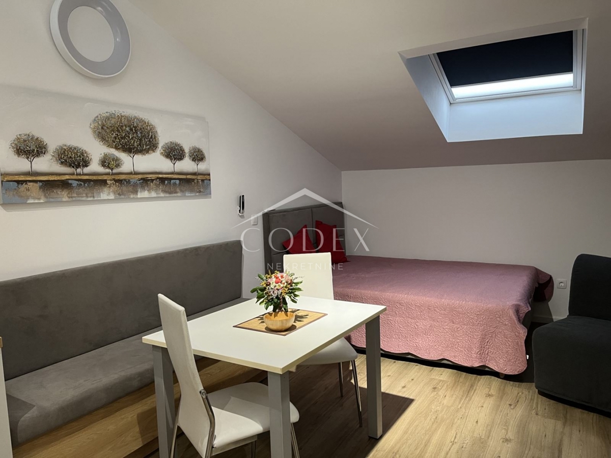 Crikvenica – prodaja 2 modernih apartmajev, 100 m od morja!