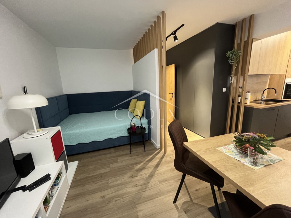 Crikvenica – prodaja 2 modernih apartmajev, 100 m od morja!