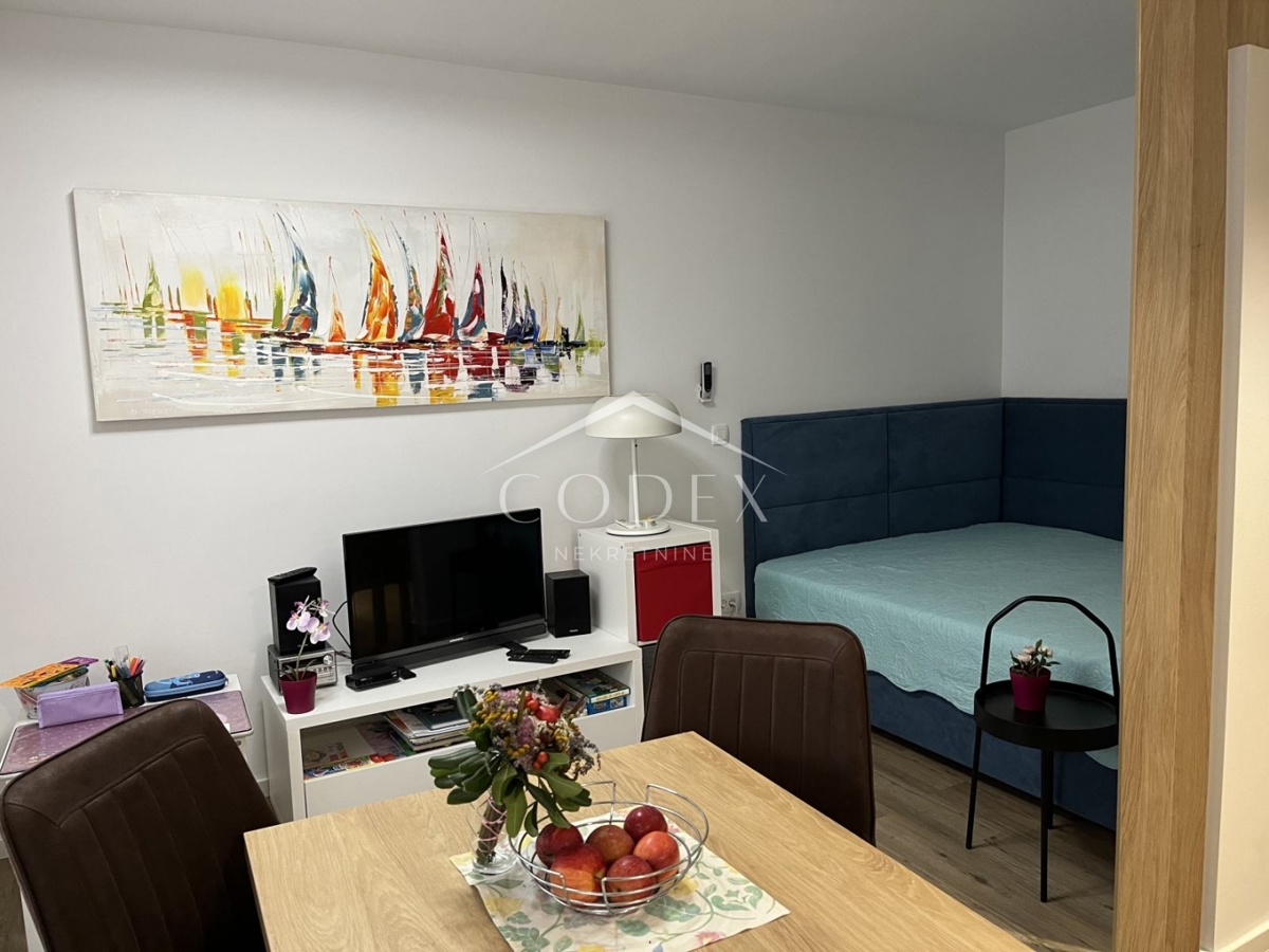 Crikvenica – prodaja 2 modernih apartmajev, 100 m od morja!