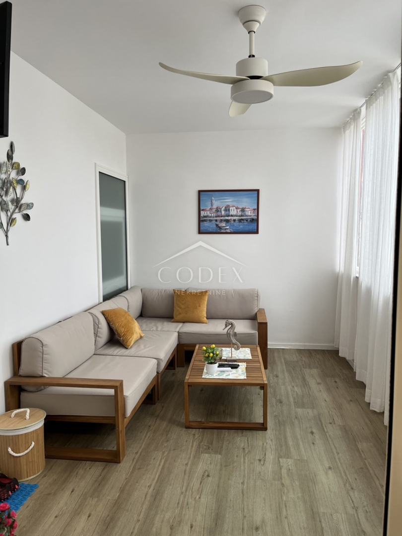 Crikvenica – prodaja 2 modernih apartmajev, 100 m od morja!