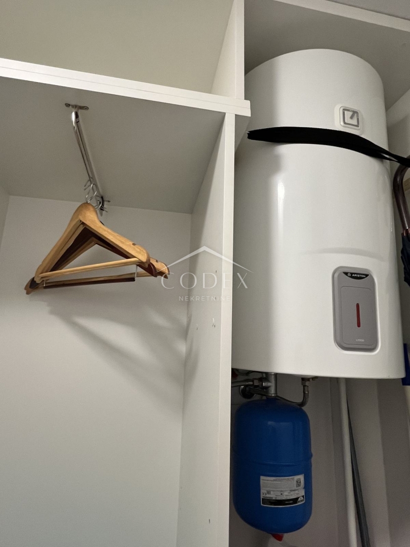 Crikvenica – prodaja 2 modernih apartmajev, 100 m od morja!