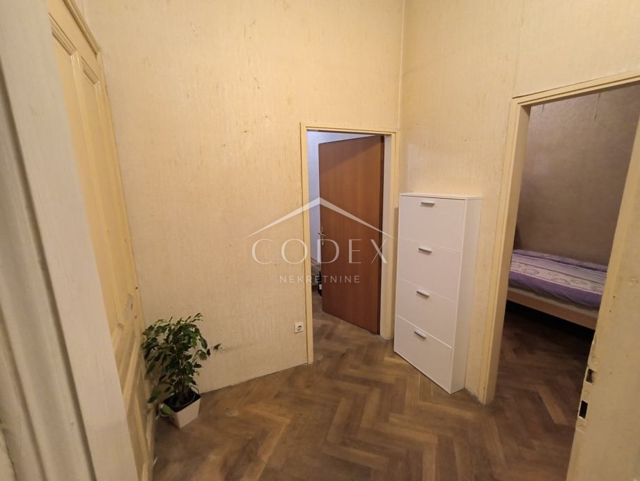 Opatija center – prostorno stanovanje z balkonom, 1 min od morja