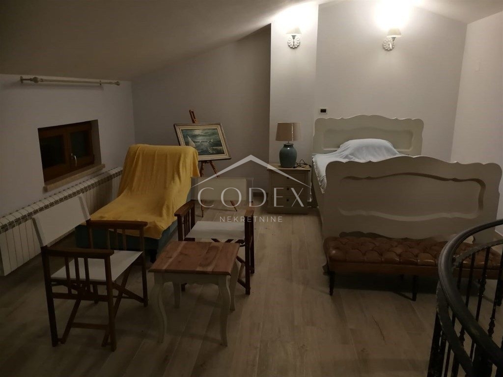 Labin - prodaja čudovite hiše z bazenom