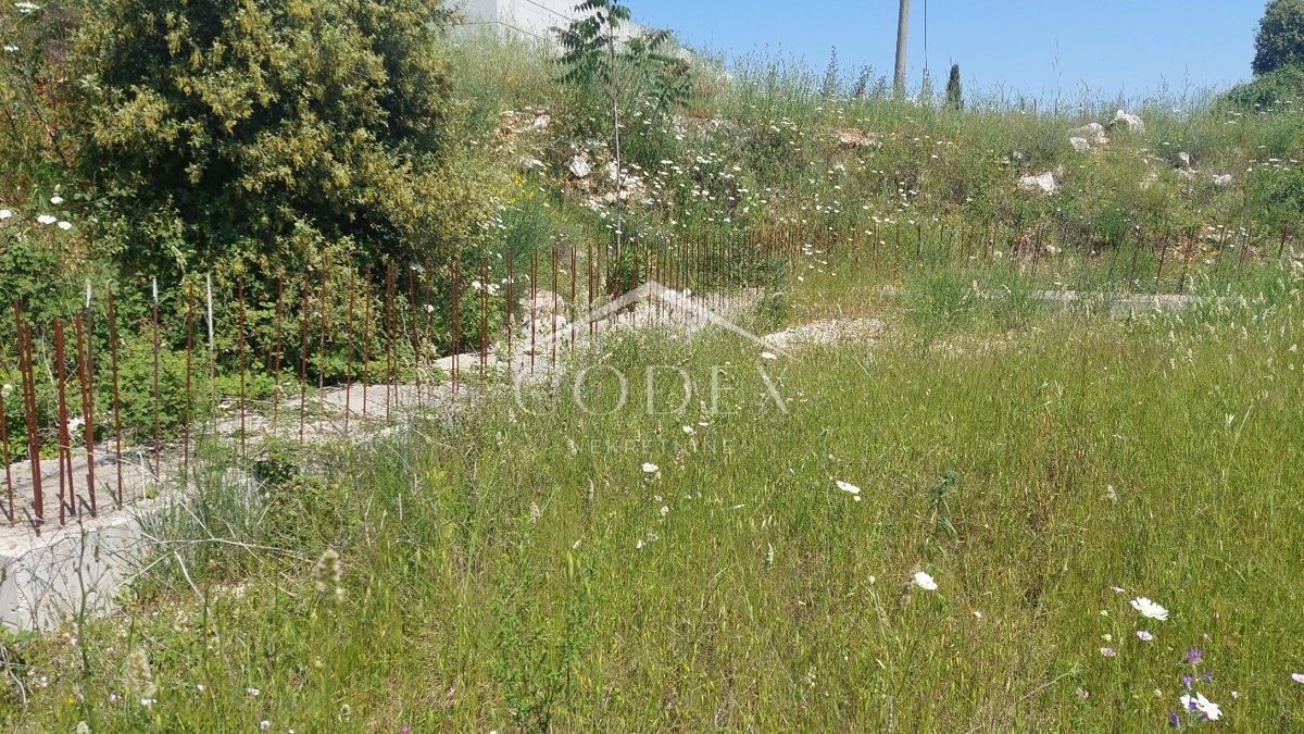 Rovinj - prodaja gradbena zemljišča z gradbenim dovoljenjem