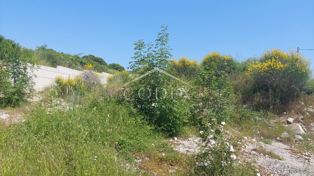 Rovinj - prodaja gradbena zemljišča z gradbenim dovoljenjem