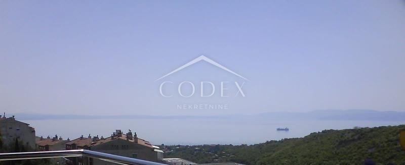 Škurinje - prodaja dvoetažnega apartmaja s pogledom na morje