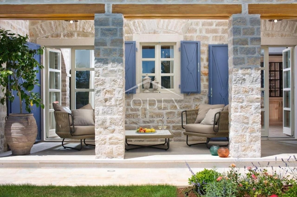 Kanfanar - vila z bazeni in športnimi igrišči