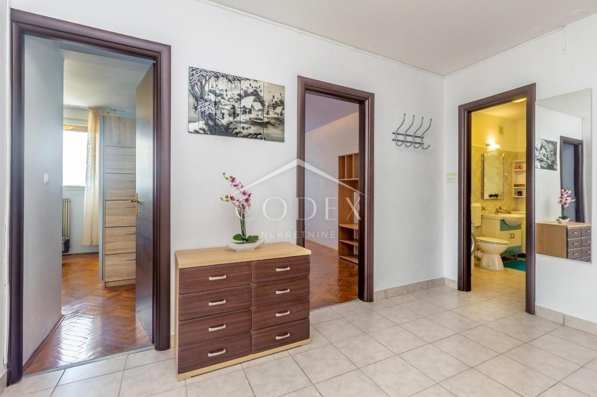 Stanovanje Zamet, Rijeka, 77m2