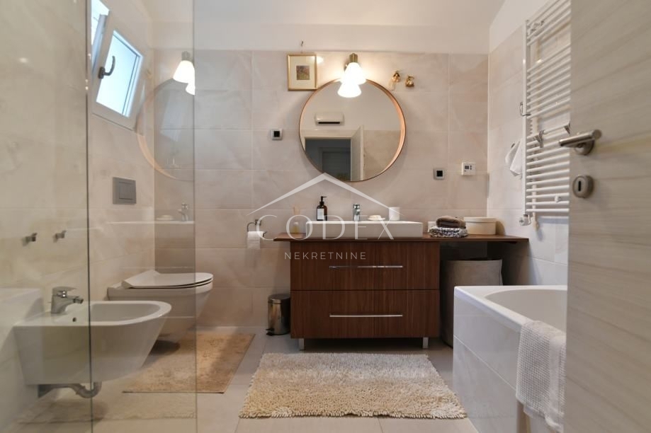 Kastav - prodaja luksuznega penthousea s pogledom na morje