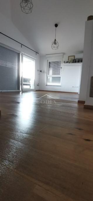 Kastav - prodaja luksuznega penthousea s pogledom na morje