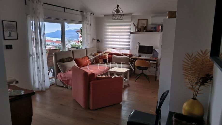 Kastav - prodaja luksuznega penthousea s pogledom na morje