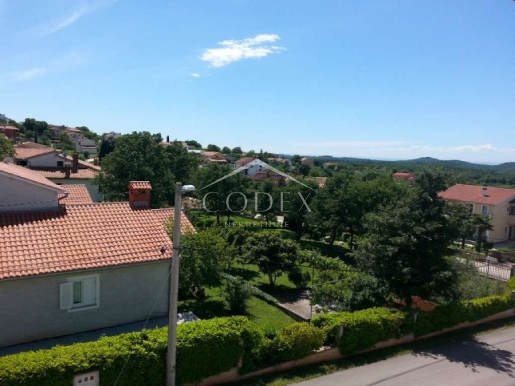 Poreč - prodaja prvega nadstropja hiše z dvema apartmajema
