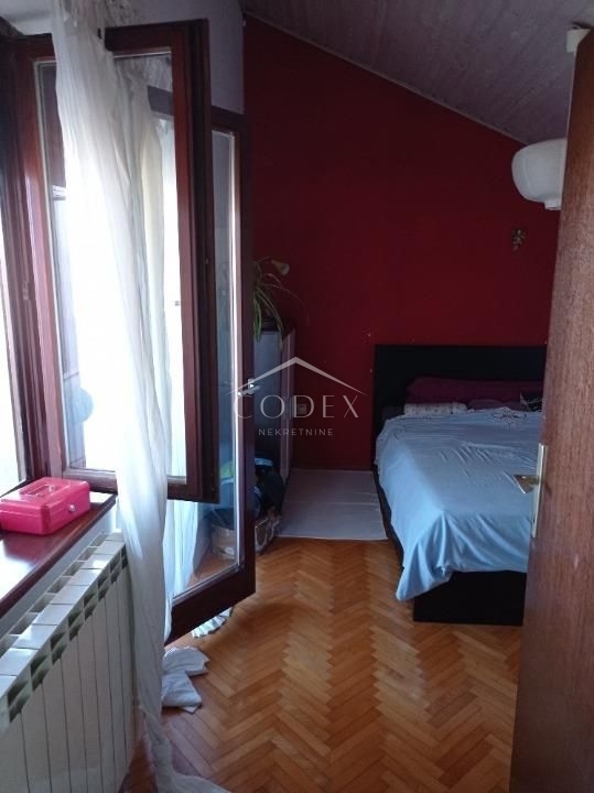 Srdoči - apartma z balkonom