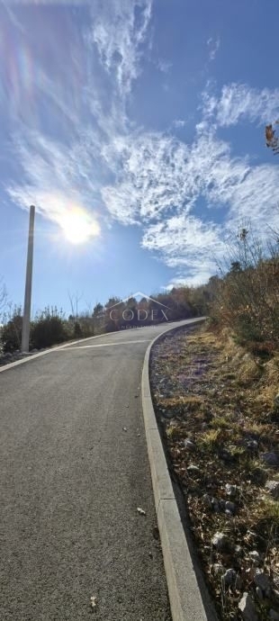 Oprić - prodaja gradbenega zemljišča s pogledom na Kvarner
