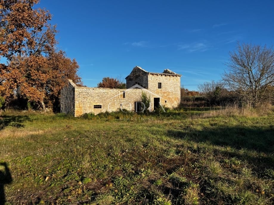 Vodnjan, Sv. Kirin - prodaja kamnite oaze v srcu Istre