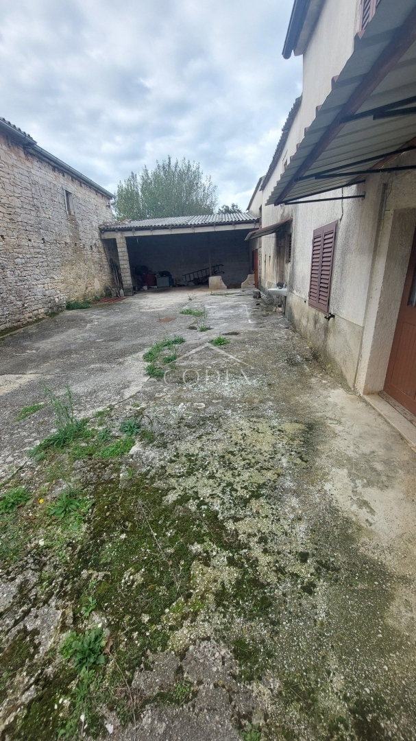 Kringa - starina za prodajo in obnovo