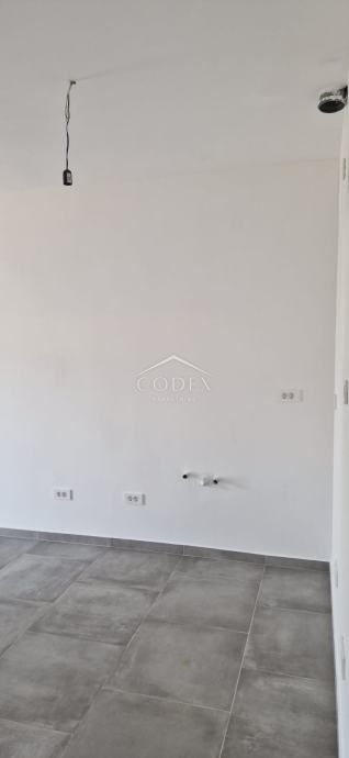Crikvenica - prodaja dvosobnega neopremljenega stanovanja