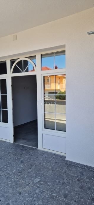Crikvenica - prodaja dvosobnega neopremljenega stanovanja