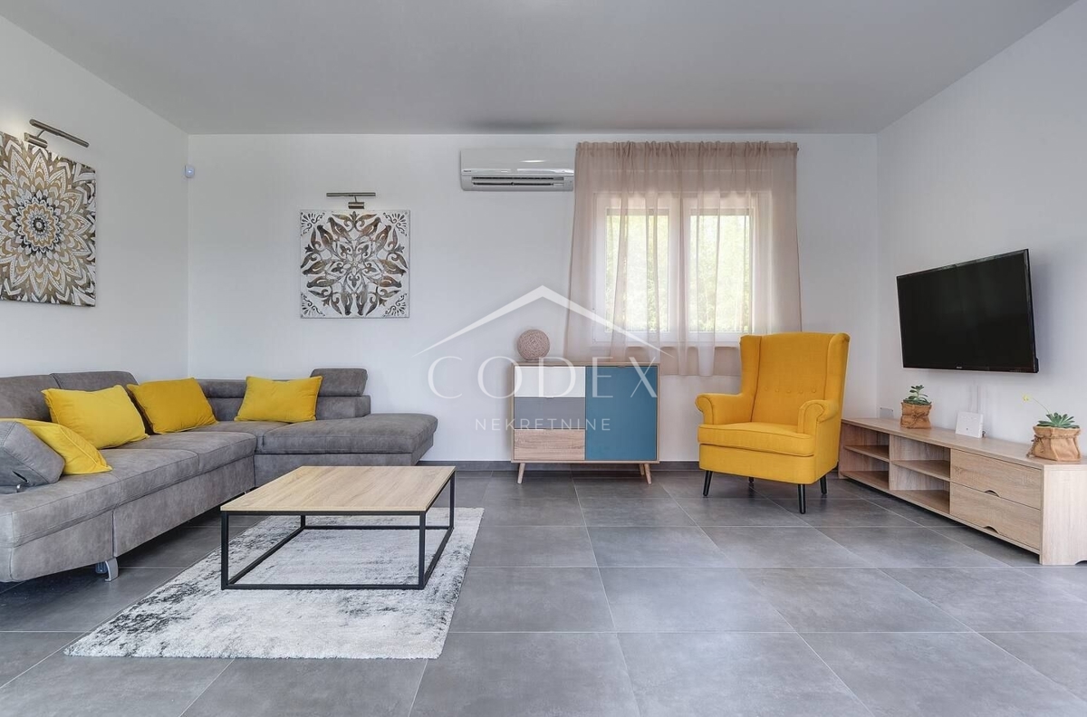 Pula, Šikići - prodaja moderne hiše z bazenom