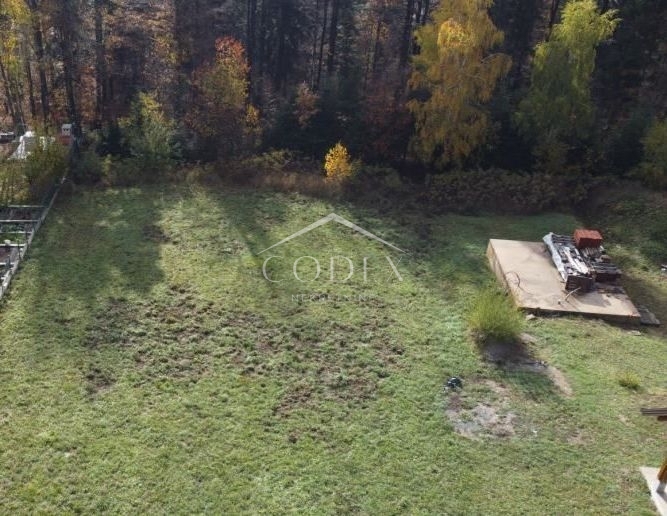 Fužine - zemljišče s projektom in gradbenim dovoljenjem