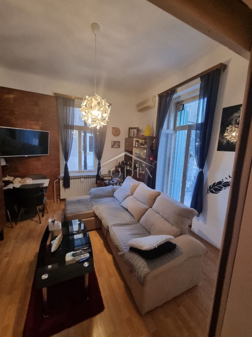 Opatija - prodamo stanovanje v centru z garažo