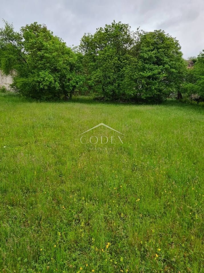 Jelenje - prodaja gradbenega zemljišča z začetimi gradbenimi deli