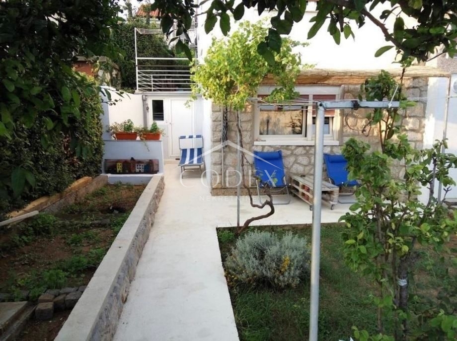 Selce - 3 apartmaji v pritličju z dvoriščem