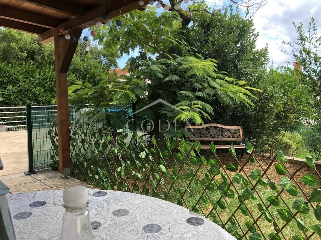 Selce - 3 apartmaji v pritličju z dvoriščem